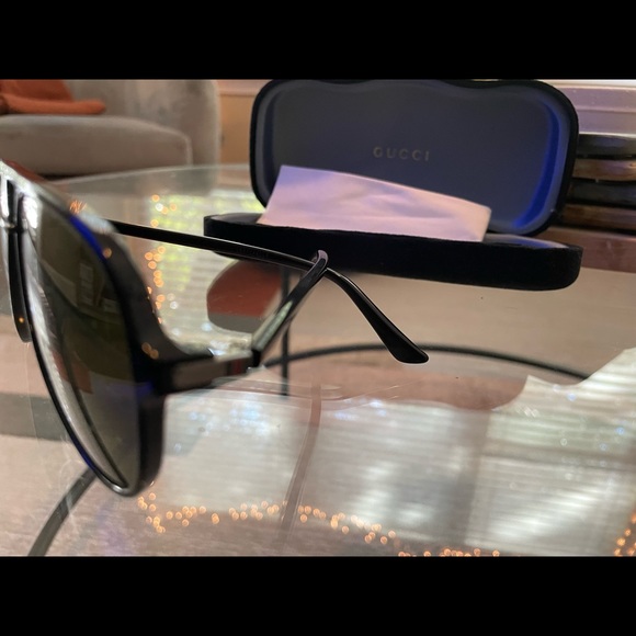 Gucci Black Aviator Sunglasses - Picture 3 of 3